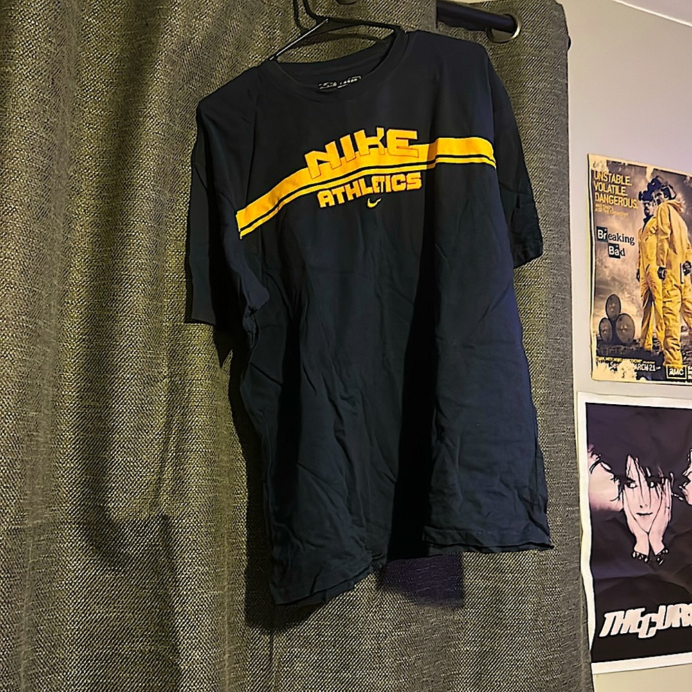 Vintage Nike Athletic 90’s T-Shirt
